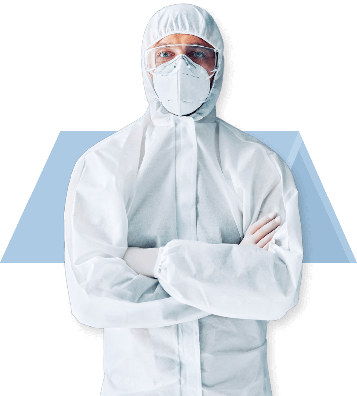 operatore con tuta bianca integrale di sicurezza per la rimozione amianto