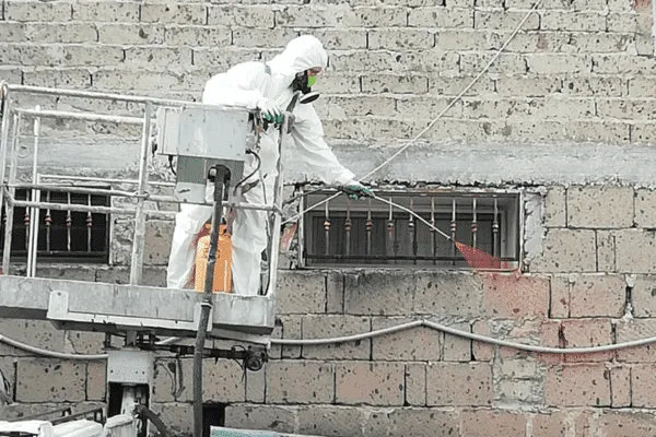 Lastre di eternit pronte per lo smaltimento